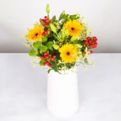 Gemischter Blumenbund 'Sonnentag' Inkl. Gratis Grußkarte -Gartenprodukte 1025700015 DIY Mixbund Sonnentag Germini Hypericum Statice Lilie Santini 2 94588