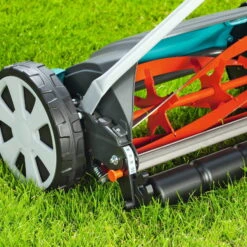 Gardena Comfort Spindelmäher, 400 C / 40 Cm, Für Max. Fläche 250 M² -Gartenprodukte 2910600028 Comfort Spindelmaeher 400C 40cm fuer max Flaeche 250 Quadratmeter 1 61657