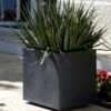Pflanztrog 'Volcania Dado', Anthrazit, L 39,5 X B 39,5 X H 43,5 Cm 2 Pflanztrog 'Volcania Dado', Anthrazit, L 39,5 X B 39,5 X H 43,5 Cm -Gartenprodukte 3230101084 Pflanztrog Volcania Dado anthrazit 39x39xH43cm 31Ltr5 75424